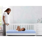 Matelas respirant Delta Children pour lit de bébé et tout-petit avec Cloud Core : épaisseur de 14 cm, hypoallergénique, 5,4 kg