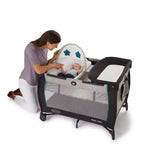 Parc Graco Pack 'n Play Care Suite – Bouleau : Lit pour bébé portable de luxe avec couffin pliant, table à langer, roulettes blocables