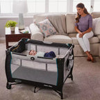 Parc Graco Pack 'n Play Care Suite – Bouleau : Lit pour bébé portable de luxe avec couffin pliant, table à langer, roulettes blocables