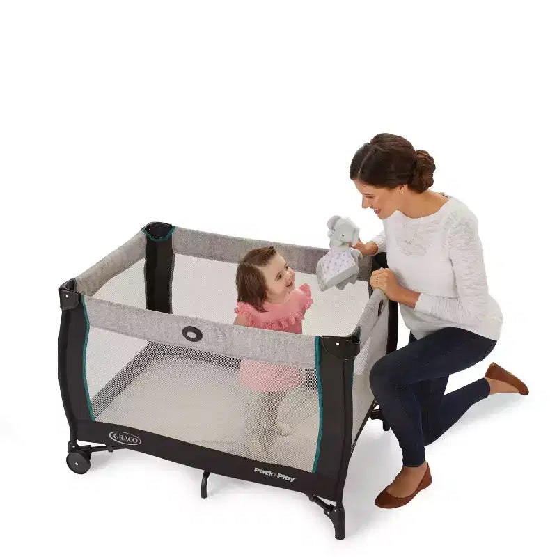 Parc Graco Pack 'n Play Care Suite – Bouleau : Lit pour bébé portable de luxe avec couffin pliant, table à langer, roulettes blocables