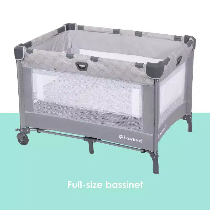 Baby Trend Lullaby Nursery Suite EZ-Fold Playard avec transat berçant portatif – Madrid Plaid : auvent, moïse, roues verrouillables, vibration