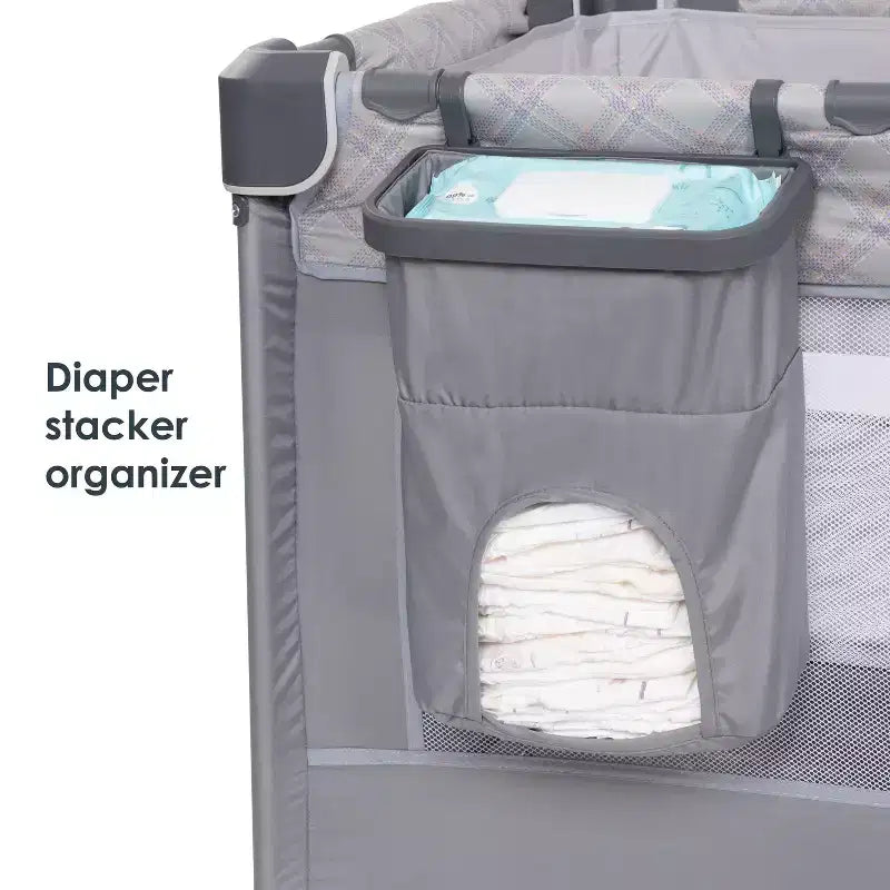 Baby Trend Lullaby Nursery Suite EZ-Fold Playard avec transat berçant portatif – Madrid Plaid : auvent, moïse, roues verrouillables, vibration