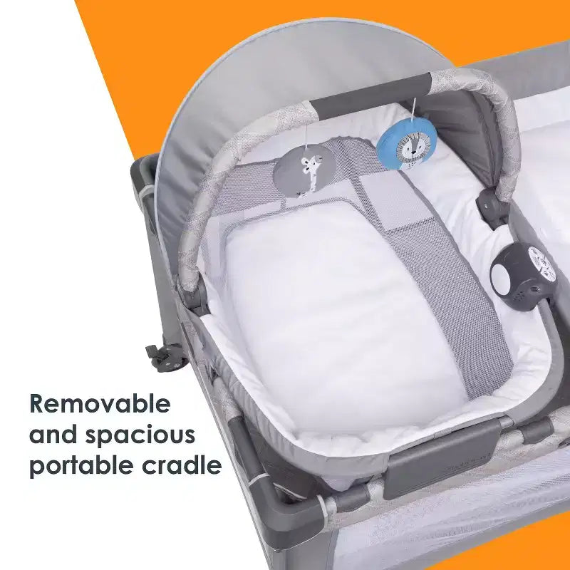 Baby Trend Lullaby Nursery Suite EZ-Fold Playard avec transat berçant portatif – Madrid Plaid : auvent, moïse, roues verrouillables, vibration