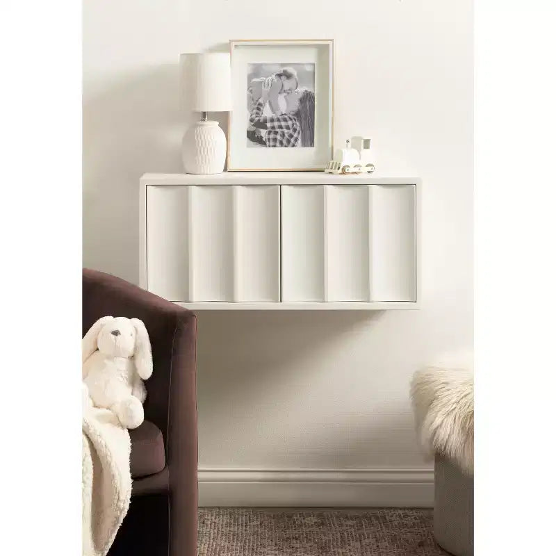 Kate & Laurel All Things Decor Armoire Murale Scallop Sartell Blanc 76 x 25 x 35 cm