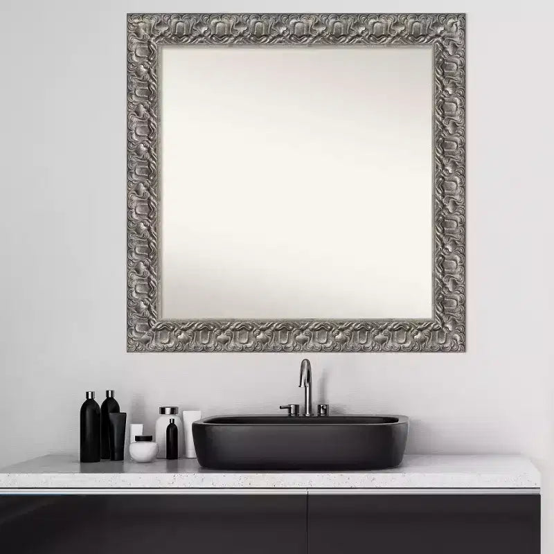 Miroir mural de salle de bain Luxor en bois argenté de 32 po x 32 po - Amanti Art : Carré moderne, quincaillerie de montage incluse