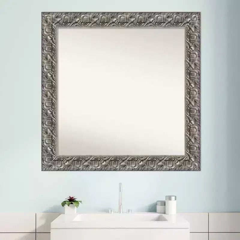 Miroir mural de salle de bain Luxor en bois argenté de 32 po x 32 po - Amanti Art : Carré moderne, quincaillerie de montage incluse