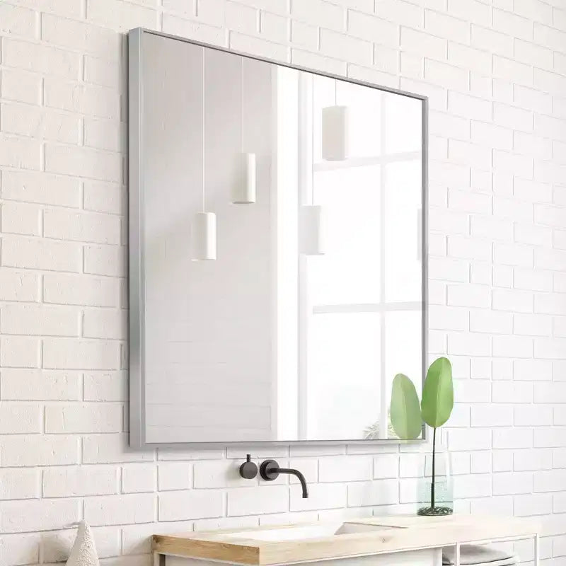 Miroir mural rectangulaire moderne 30" x 36" Spectrum Chrome - Head West : Cadre métallique, fixation incluse
