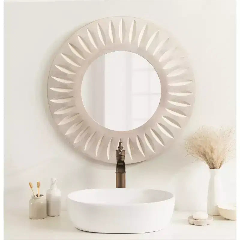 Miroir en bois sculpté Usra 66 x 66 cm Kate & Laurel All Things Decor