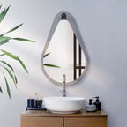 Miroir Howard Elliott Teardrop Saldar 71x46 cm avec Cadre en Bois Gris et Crochet en Métal Noir