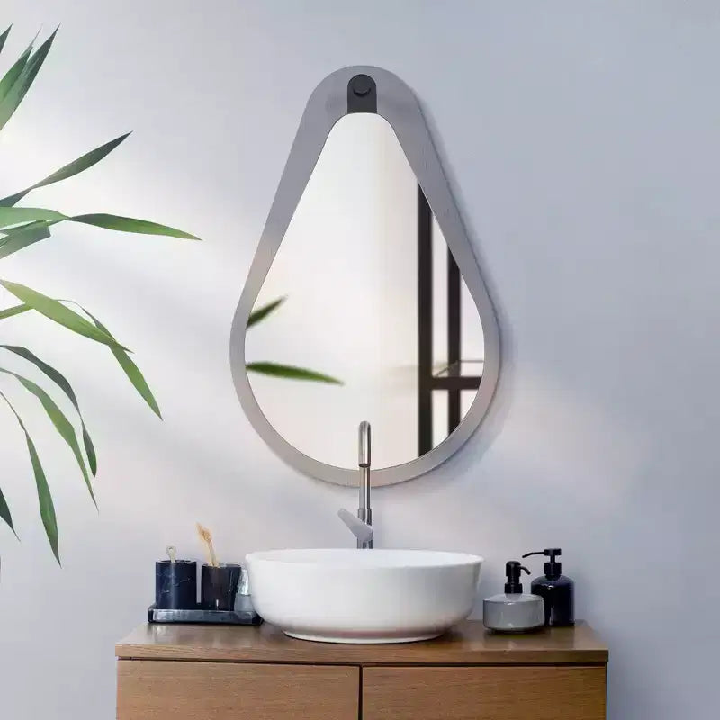 Miroir Howard Elliott Teardrop Saldar 71x46 cm avec Cadre en Bois Gris et Crochet en Métal Noir