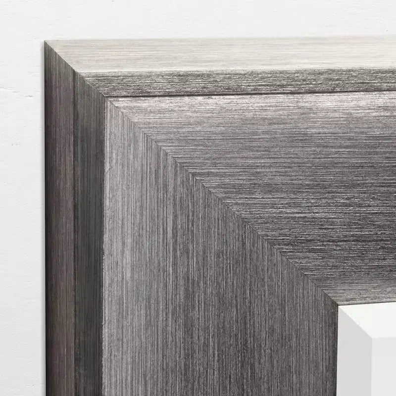 Miroir encadré à lèvre métallique surélevée 29,5" x 35,5", gris - Head West : Rectangle moderne, verre biseauté, fixation murale