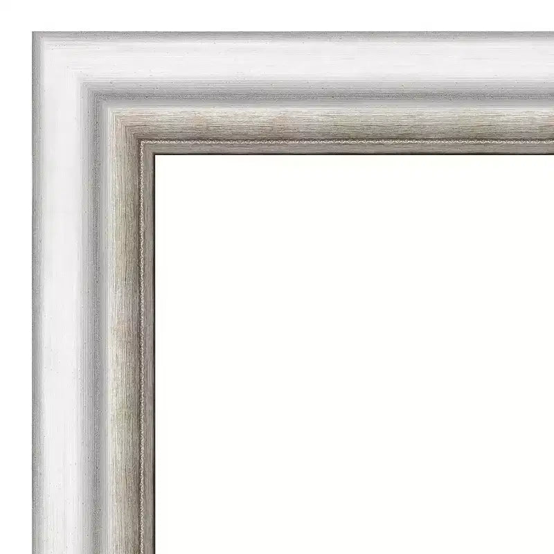 Miroir mural argenté de 41 po x 29 po sans biseau - Amanti Art