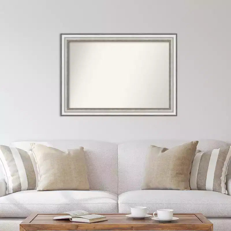Miroir mural argenté de 41 po x 29 po sans biseau - Amanti Art