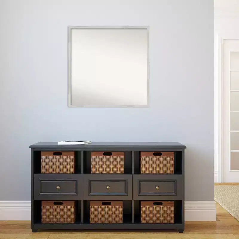 Miroir mural en bois argenté Svelte non biseauté de 28 po x 28 po – Amanti Art : Carré moderne, quincaillerie de montage incluse