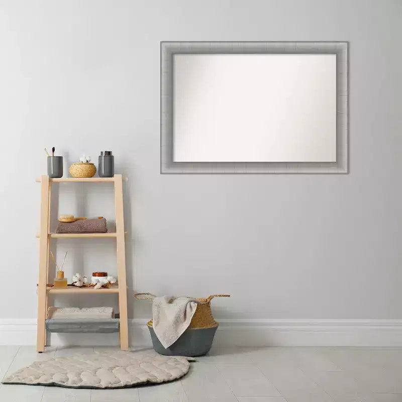 Amanti Art Miroir mural de salle de bain élégant, sans biseau, 41 x 29 po, étain brossé : Comprend le matériel de montage, cadre en polystyrène