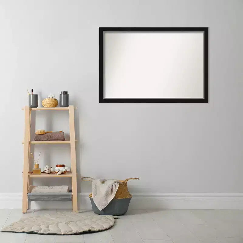 Miroir mural étroit de salle de bain en Eva noir non biseauté de 39 po x 27 po - Amanti Art : Moderne rectangulaire, cadre en polystyrène, montage mural