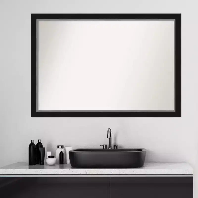 Miroir mural étroit de salle de bain en Eva noir non biseauté de 39 po x 27 po - Amanti Art : Moderne rectangulaire, cadre en polystyrène, montage mural