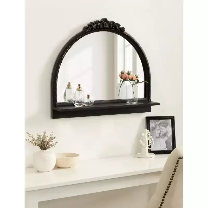 Miroir décoratif arche Dellona de 61 x 51 cm avec étagère, noir, de Kate & Laurel