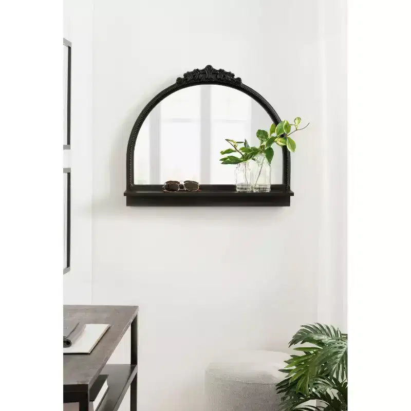 Miroir décoratif arche Dellona de 61 x 51 cm avec étagère, noir, de Kate & Laurel