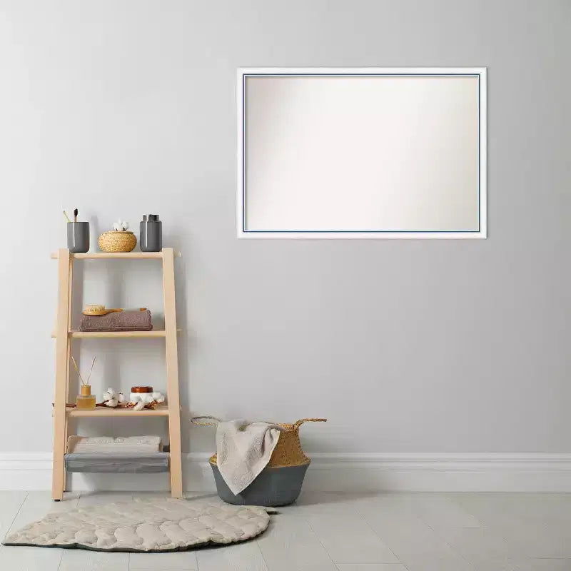 Miroir mural de salle de bain Morgan en bois 38 po x 26 po, non biseauté, blanc/bleu - Amanti Art