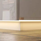 Meuble TV moderne Famapy brillant avec tiroirs et bande lumineuse inférieure.