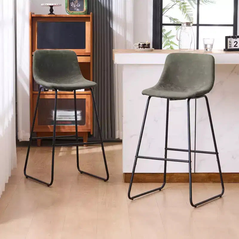 Tabourets de bar FERPIT en fausse fourrure de mouton, hauteur comptoir, lot de 2, tabourets de bar rembourrés avec repose-pieds, Vert, 30