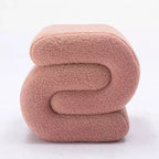 GDFStudio Mila 19.3 Ottoman/Repose-pieds Teddy en forme de S