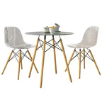 Ensemble de salle à manger 3 pièces Dover de LeisureMod – Table de bistrot ronde en verre transparent de 31 po avec 2 chaises en acrylique avec pieds en bois, cuisine et salle à manger modernes