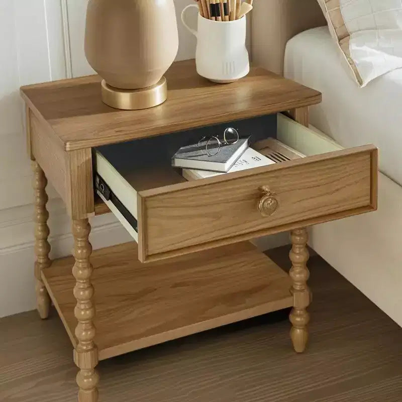 Table de chevet en bois Christopher Knight Home Andy avec tiroir et étagère, pieds tournés, 66 cm de haut