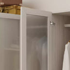 Ensemble Armoire Moderne Grise Hitow Portes en Verre Givré Finition Grain de Bois Style Crème