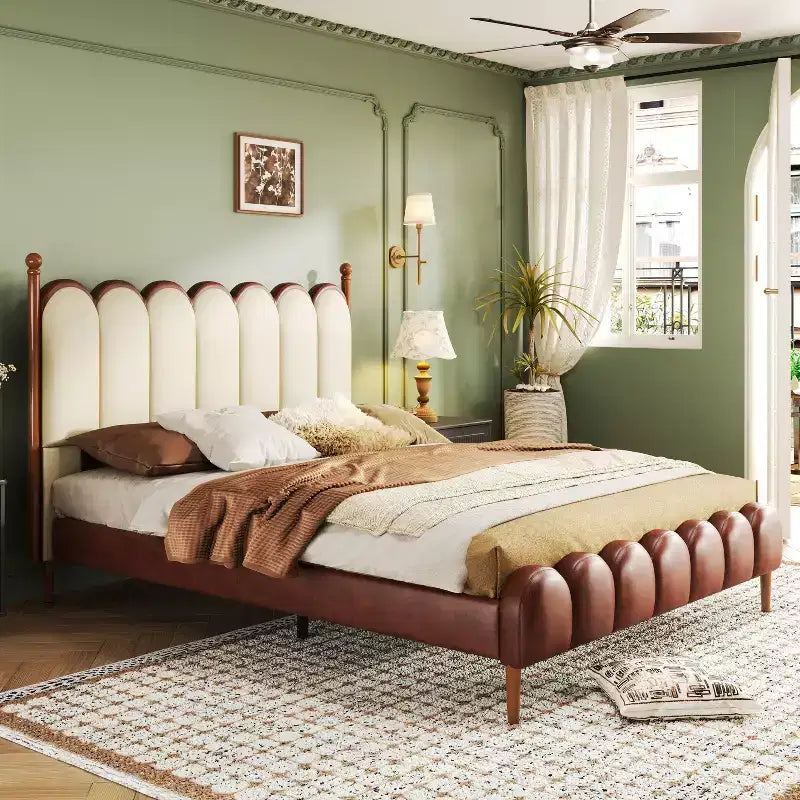 Lit plateforme contemporain en similicuir avec tête et pied de lit Christopher Knight Home Caitria