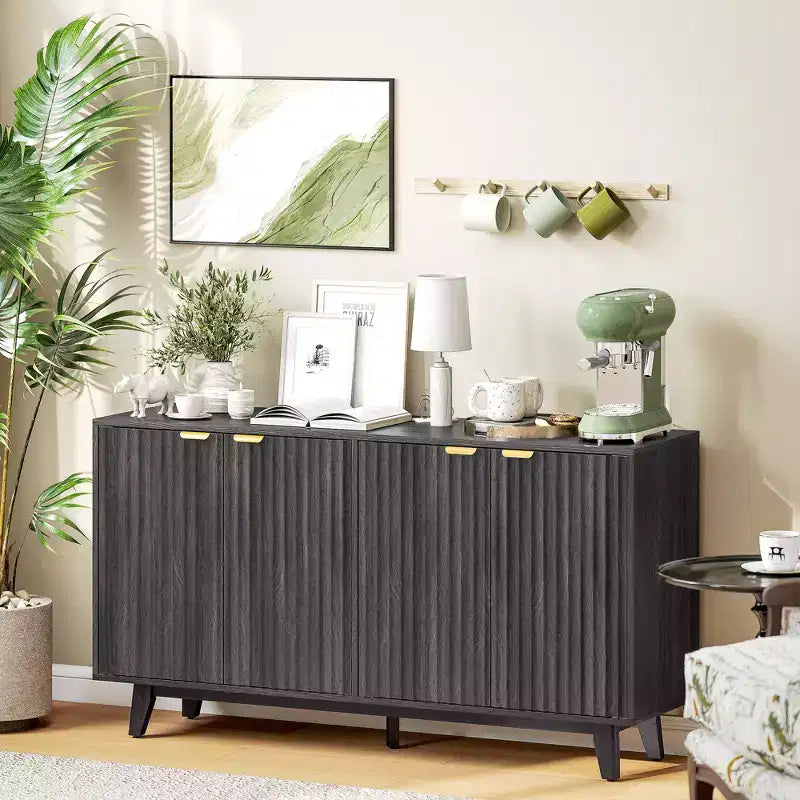Bahut Homcom à portes cannelées avec rangement, buffet de rangement moderne de 140 cm avec 4 portes, 2 étagères réglables et 5 pieds en bois