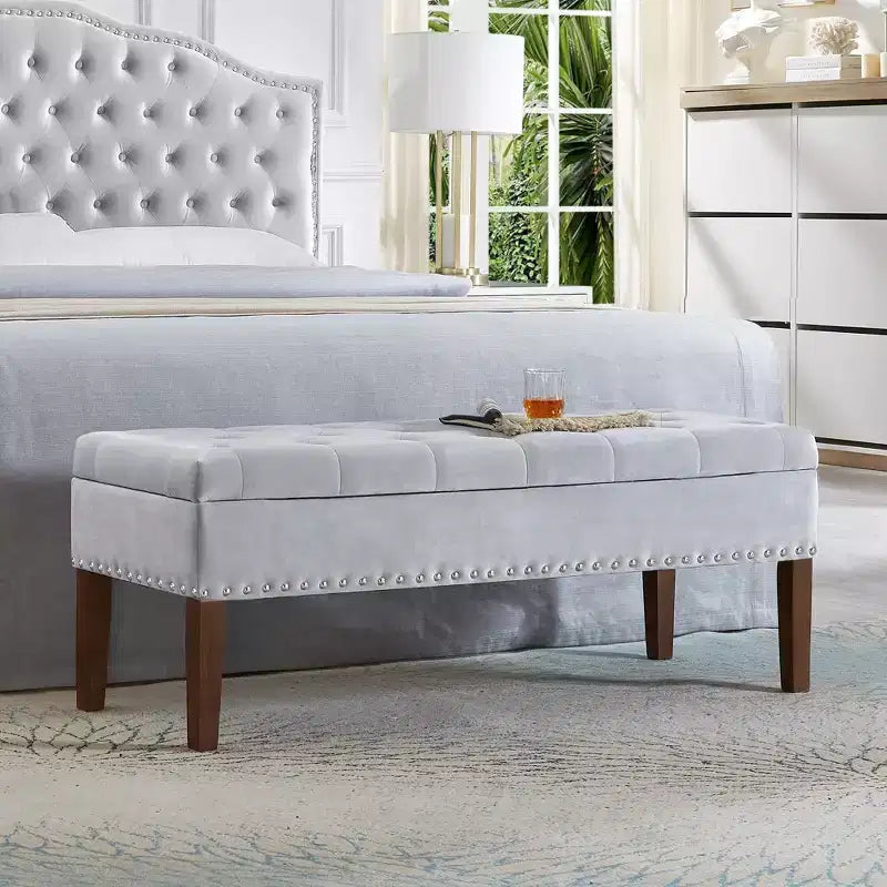 GDFStudio Peter Pouf capitonné en velours de 122 cm avec clous et pieds en bois