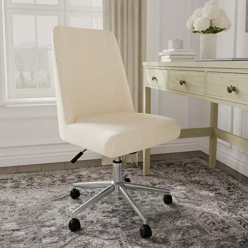 Chaise de bureau rembourrée Maeve Martha Stewart