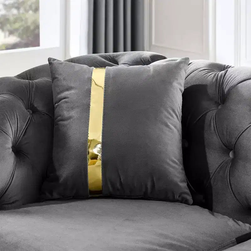 Canapé Chesterfield luxueux en velours de 229 cm avec capitonnage, accents dorés et 2 coussins - Velours italien haut de gamme 280g pour salons élégants