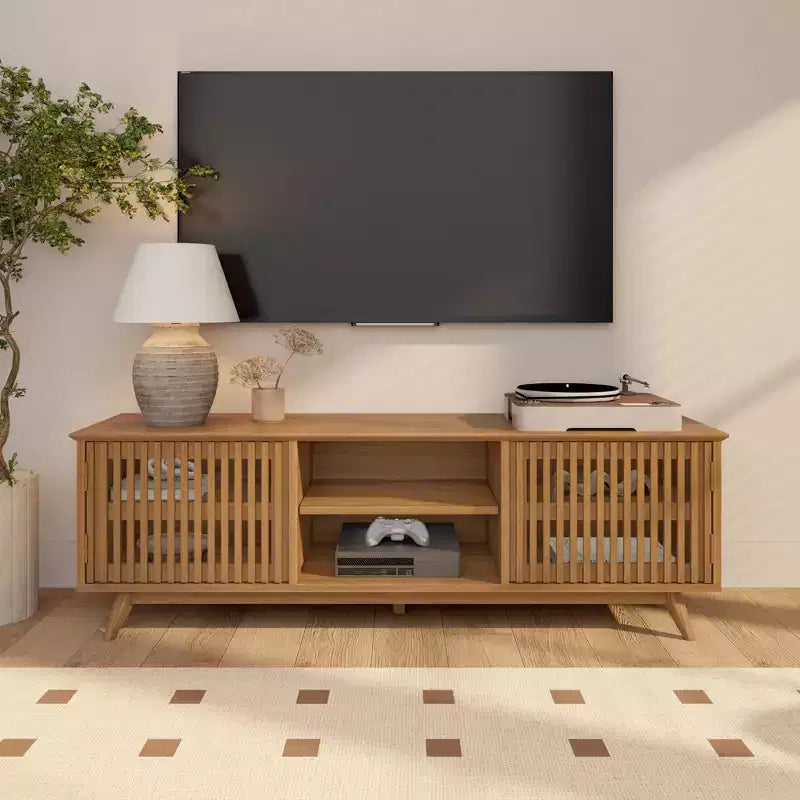 Meuble TV moderne mi-siècle en bois massif Plank+Beam 59 avec 2 portes