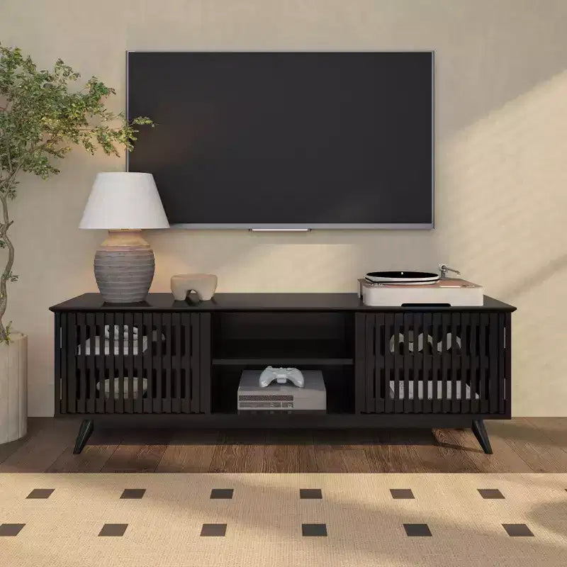 Meuble TV moderne mi-siècle en bois massif Plank+Beam 59 avec 2 portes