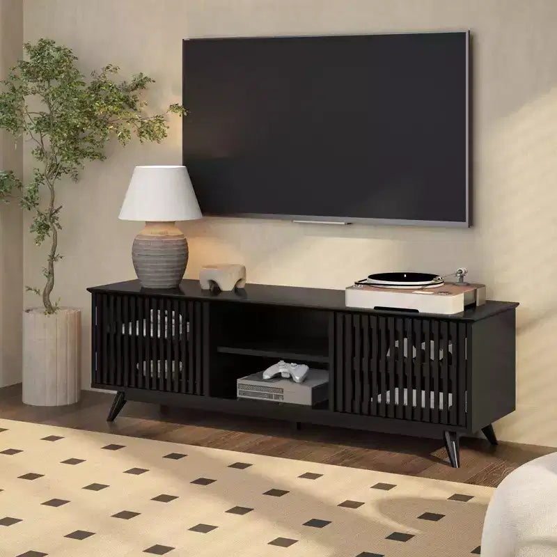 Meuble TV moderne mi-siècle en bois massif Plank+Beam 59 avec 2 portes