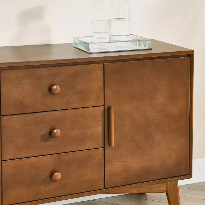 Buffet de rangement en bois GDFStudio Sigrid Mid Century Modern 47,3 avec 2 portes et 3 tiroirs
