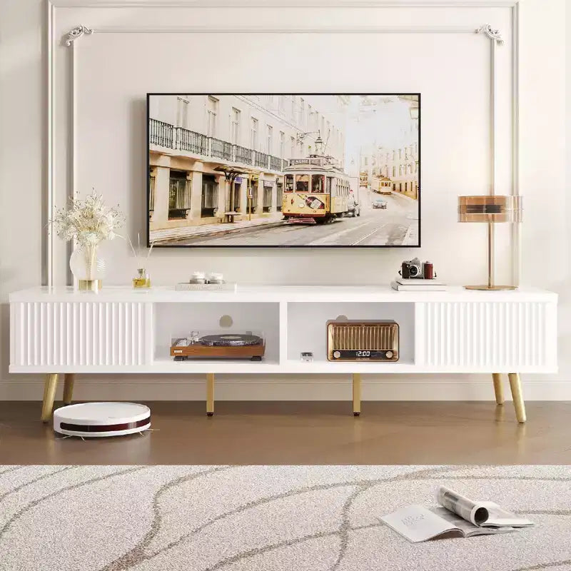 Meuble TV moderne Bestier 71 pour téléviseur 75/80 pouces avec portes coulissantes cannelées, centre de divertissement haute brillance avec rangement pour salon, gestion des câbles
