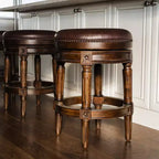 Tabourets de bar pivotants sans dossier Maven Lane 26 Pullman hauteur comptoir en similicuir