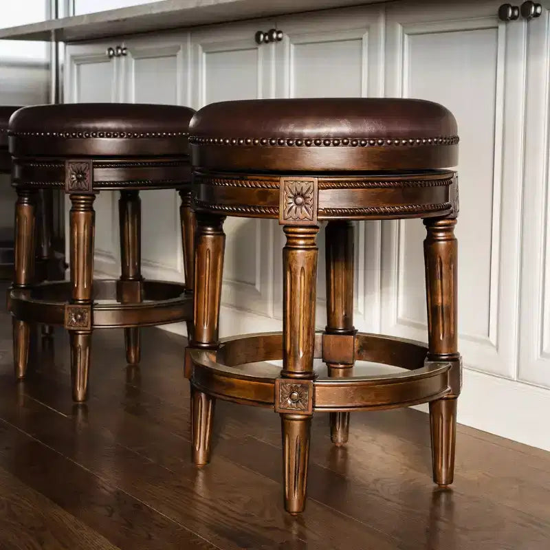 Tabourets de bar pivotants sans dossier Maven Lane 26 Pullman hauteur comptoir en similicuir