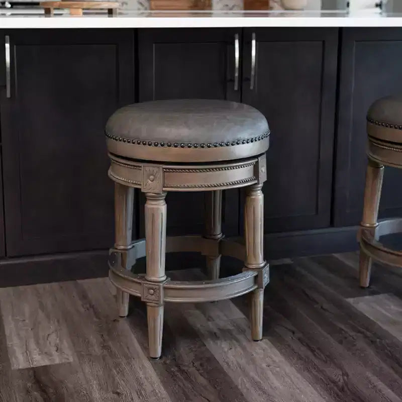 Tabourets de bar pivotants sans dossier Maven Lane 26 Pullman hauteur comptoir en similicuir