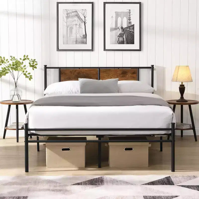 Cadre de lit King Size Okak avec tête de lit, lit plateforme moderne avec décorations en bois pour chambre à coucher, noir