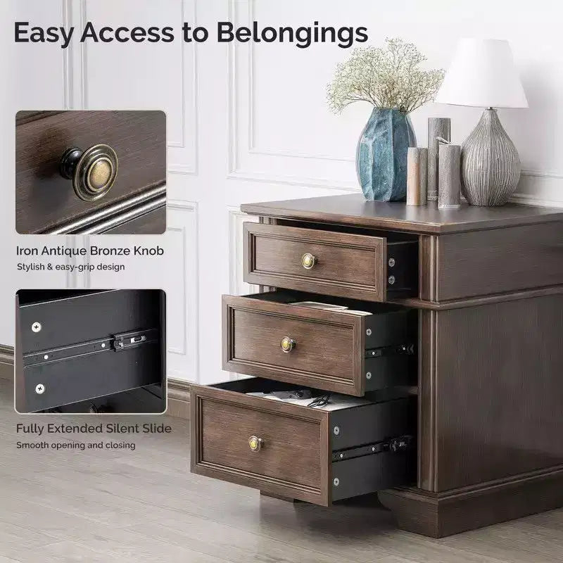 Karl Home - Table de chevet 24,02 po (61 cm) de large en bois massif à 3 tiroirs avec 2 ports USB