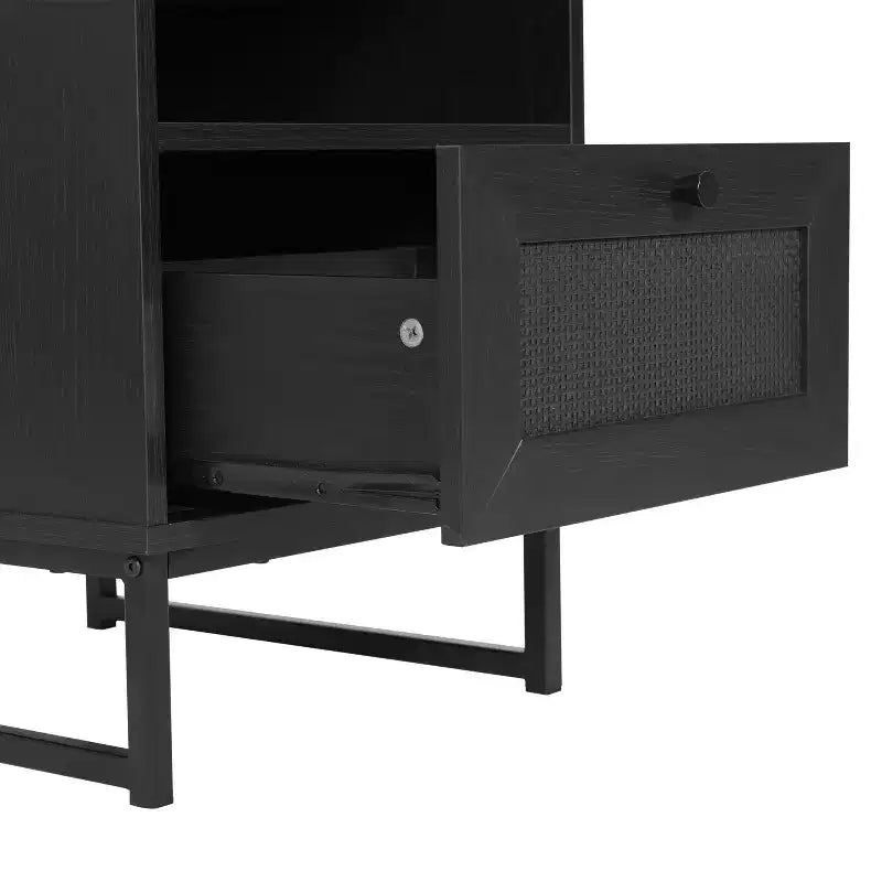 Flash Furniture Malaki – Table de chevet ou table d'appoint moderne du milieu du siècle avec tiroir accentué en rotin, étagère supérieure ouverte et pieds en métal