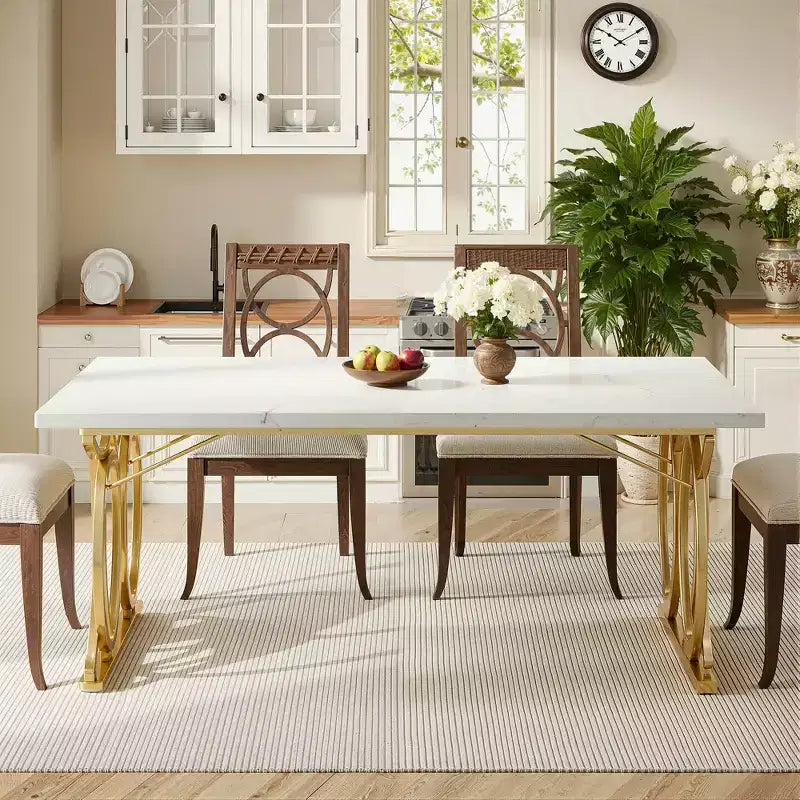 MAYEERTY Table de Salle à Manger 160 cm, Table de Cuisine pour 4-6 Personnes avec Plateau en Faux Marbre Blanc et Cadre en Acier Doré, Pieds Réglables