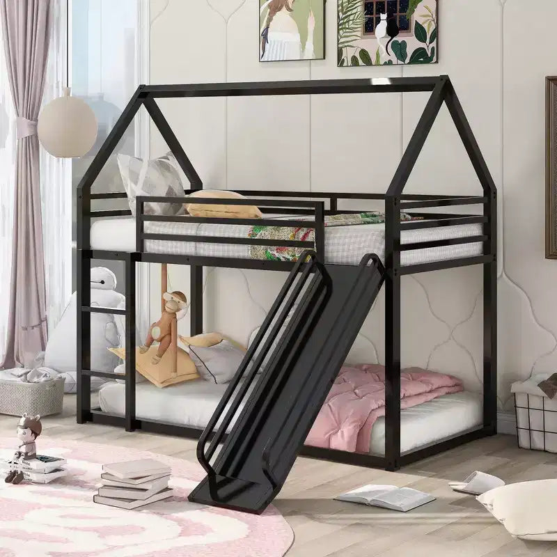 Lit superposé Okak Twin sur Twin en métal avec échelle intégrée, lit superposé bas avec garde-corps de sécurité pour enfants et adolescents, facile à assembler