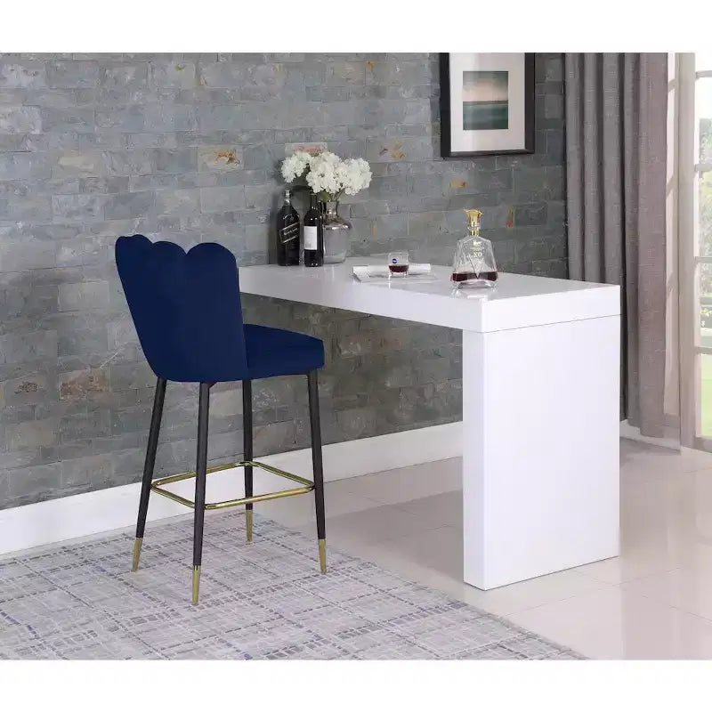 Meridian Furniture, Tabouret Lily en velours bleu marine, lot de 2