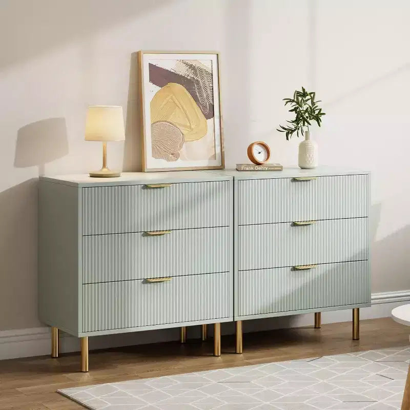 Commode Acekool en bois cannelé à 3 tiroirs, commode moderne de 71 cm de large, organiseur de rangement pour chambre à coucher avec poignée dorée pour salon, entrée, couloir